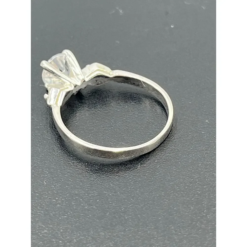 Designer Solitaire CZ Sterling Silver Sz 7 makers mark 2 grams Engagement‎  Ring